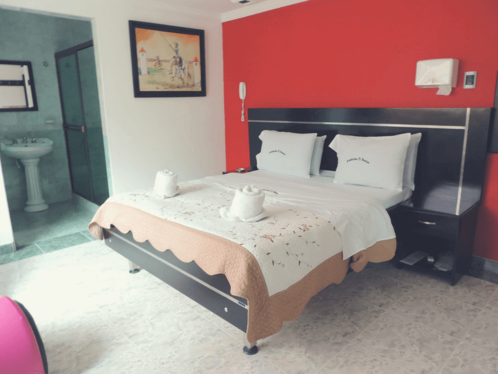 amoblados-el-bosque motel bogota jacuzzi decoracioN